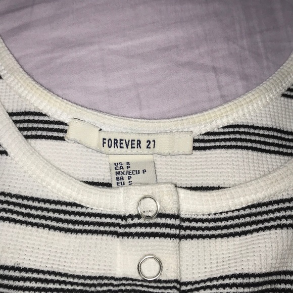 Striped crop top - Picture 3 of 3